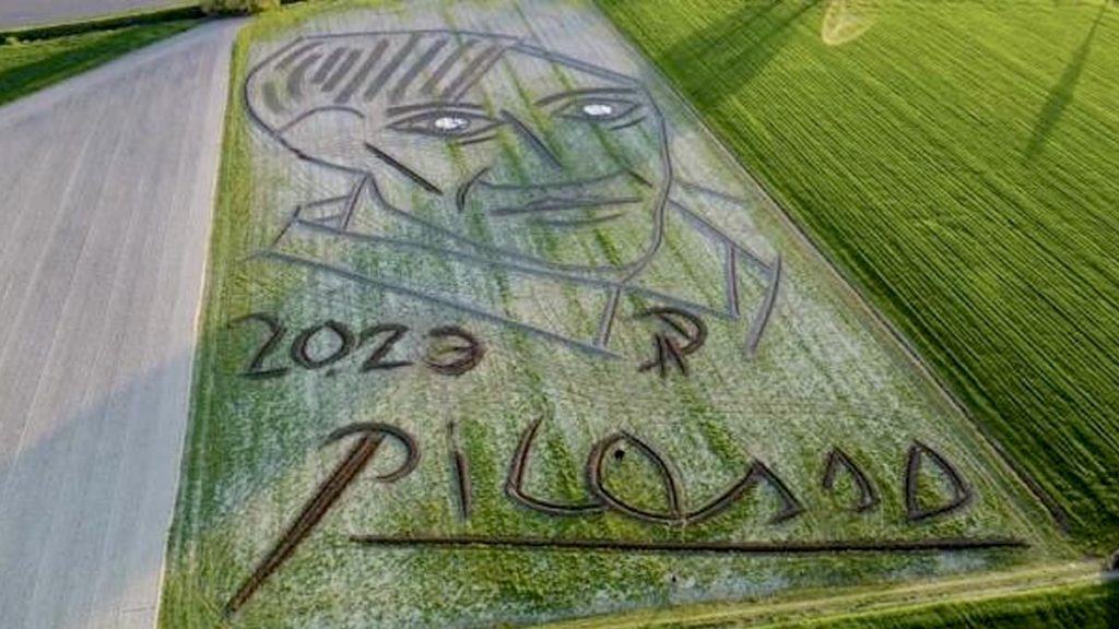 42613